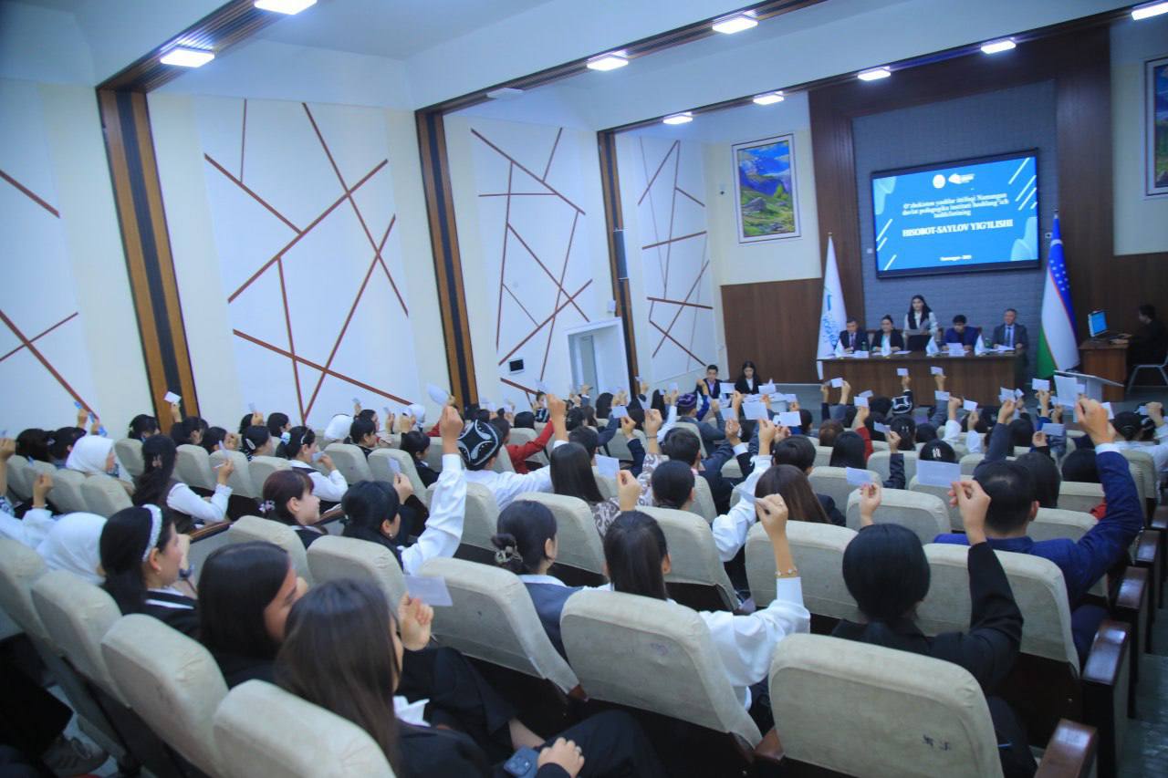 Hisobot-saylov yig’ilishida 2025/2026-o‘quv yili uchun Yoshlar yetakchisi, Yoshlar kengashi a’zolari hamda fakultet koordinatorlarini saylash bo‘yicha masala ko’rib chiqildi.