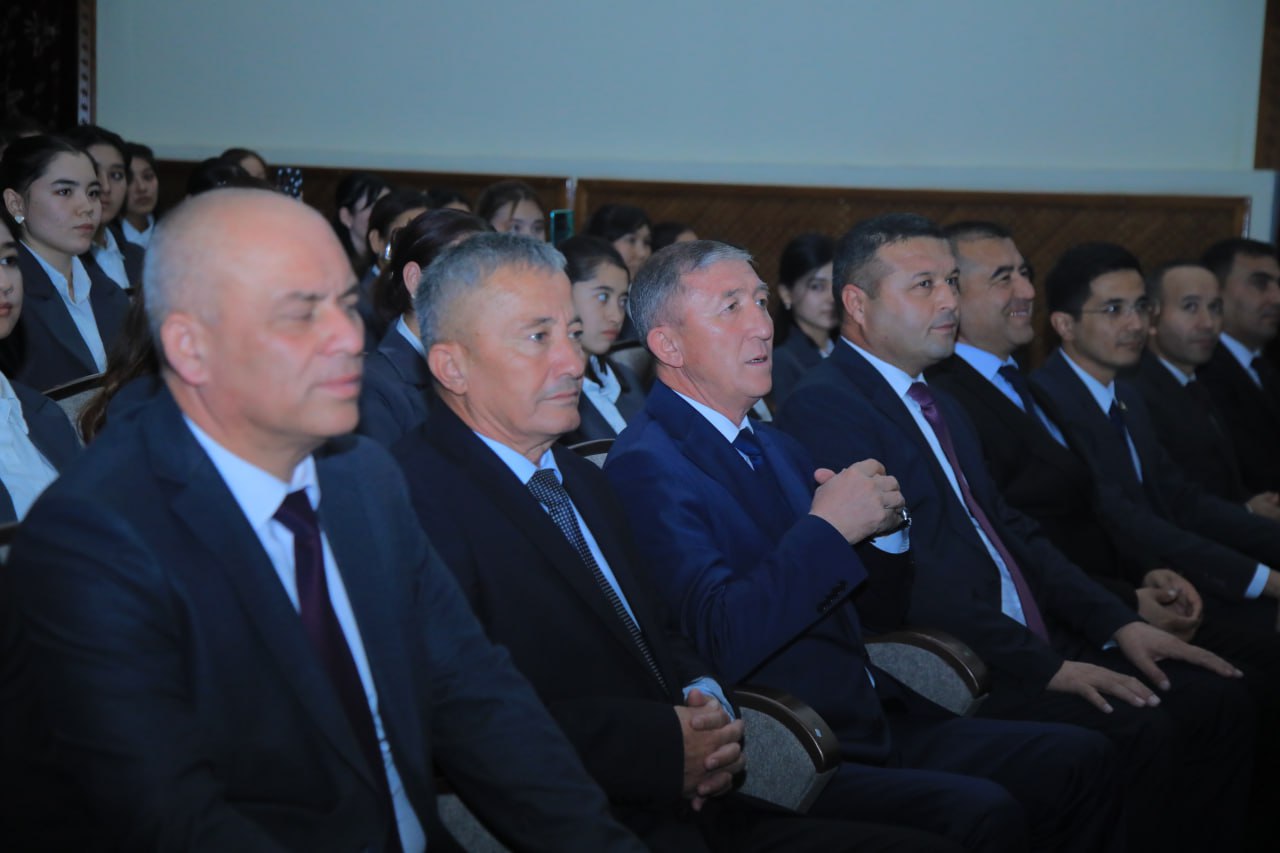 Namangan davlat pedagogika institutida "Talaba - yurt kelajagining umidi" shiori ostida talabalikka bagʻishlov bayram dasturi oʻtkazildi.