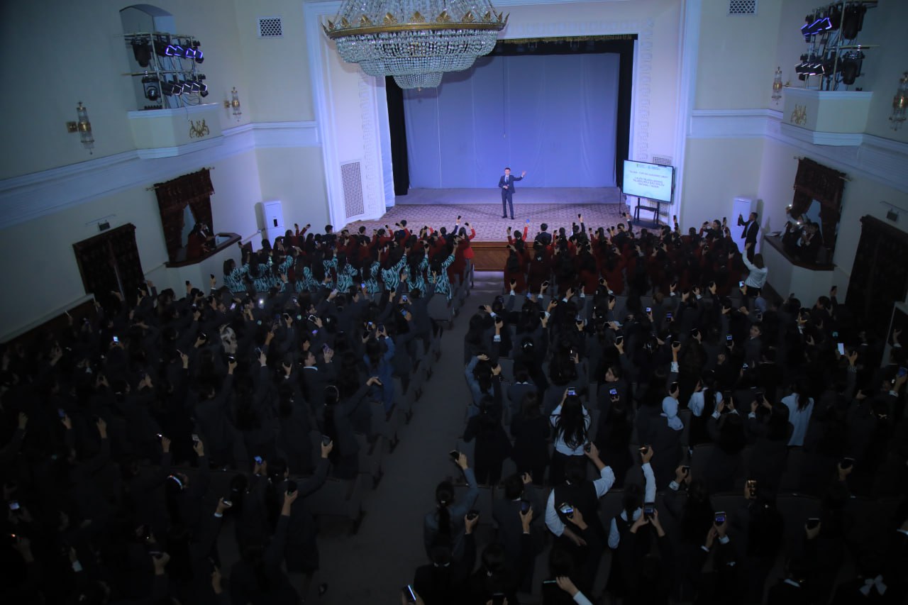 Namangan davlat pedagogika institutida "Talaba - yurt kelajagining umidi" shiori ostida talabalikka bagʻishlov bayram dasturi oʻtkazildi.