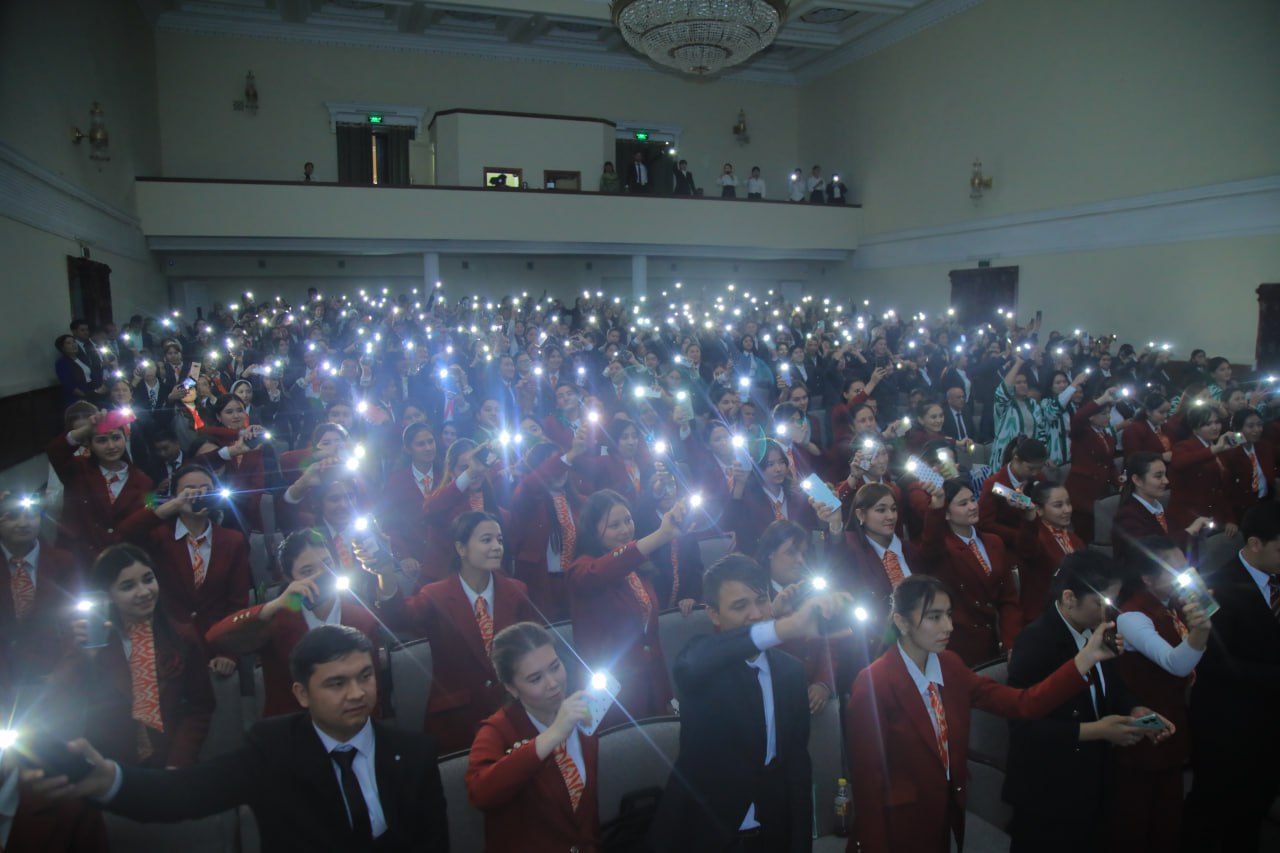 Namangan davlat pedagogika institutida "Talaba - yurt kelajagining umidi" shiori ostida talabalikka bagʻishlov bayram dasturi oʻtkazildi.