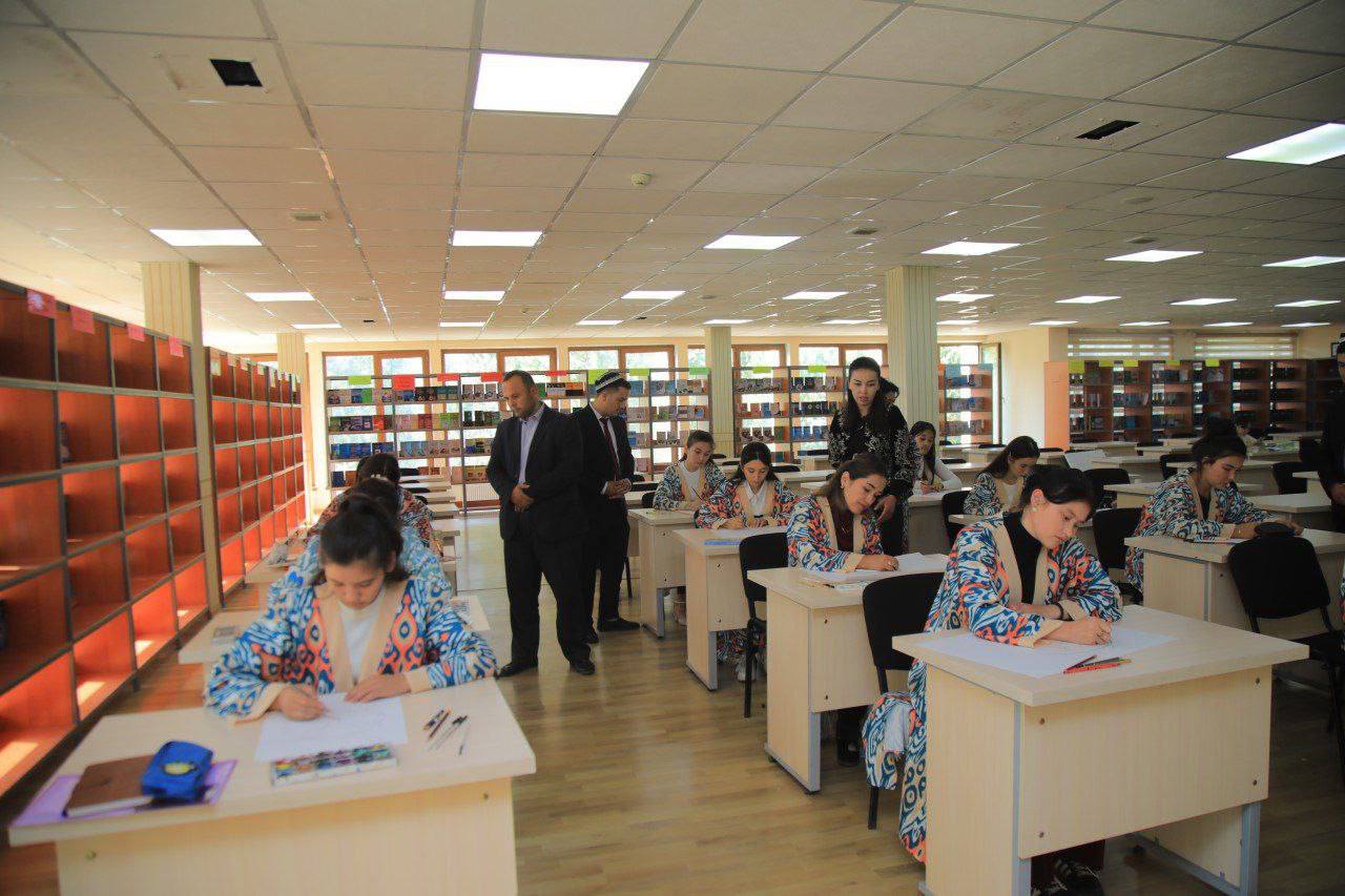 Namangan davlat pedagogika instituti talabalari o’rtasida “Milliy naqshlar dizayni” nomli rasmlar tanlovi o‘tkazildi.