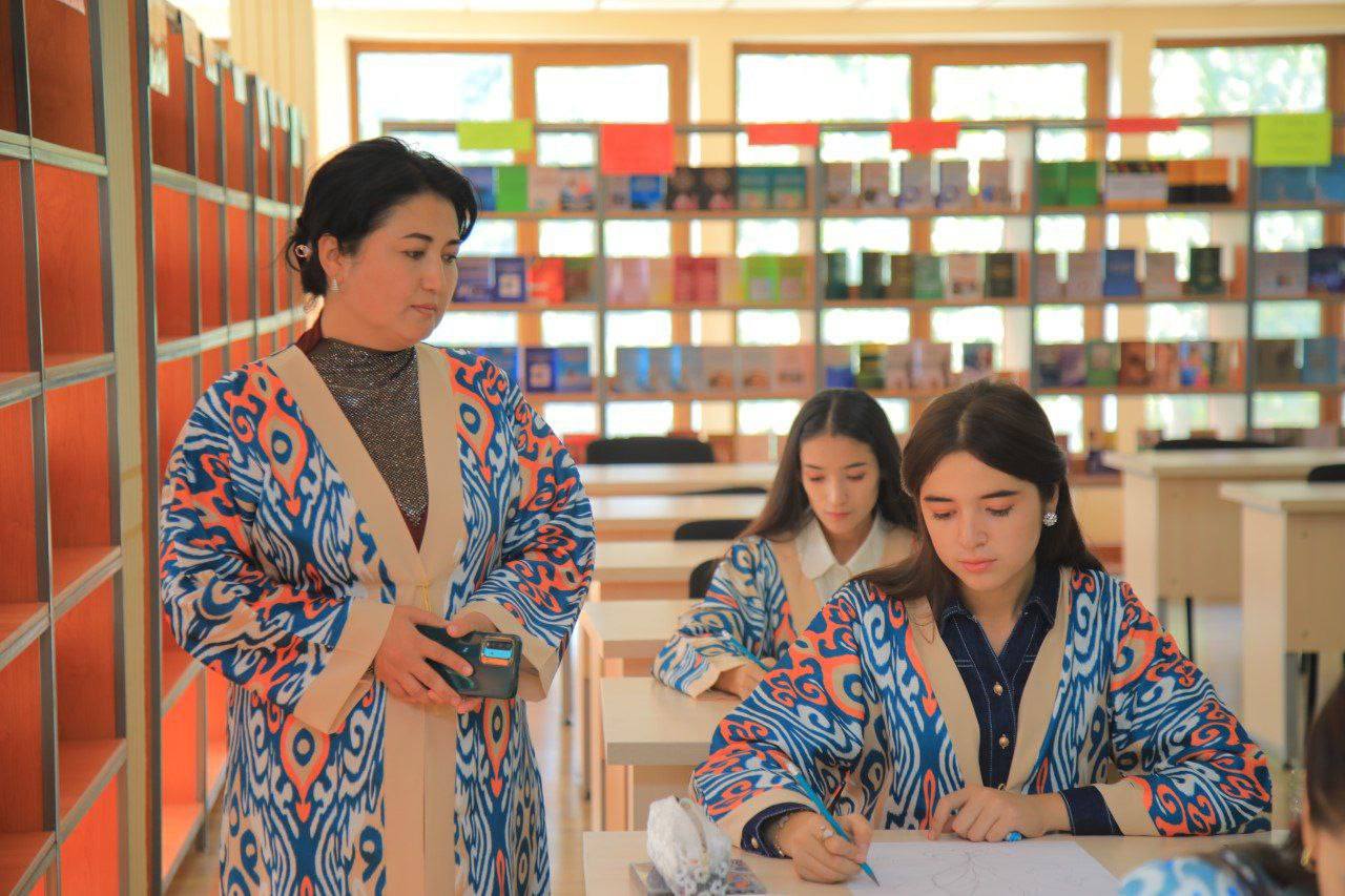 Namangan davlat pedagogika instituti talabalari o’rtasida “Milliy naqshlar dizayni” nomli rasmlar tanlovi o‘tkazildi.