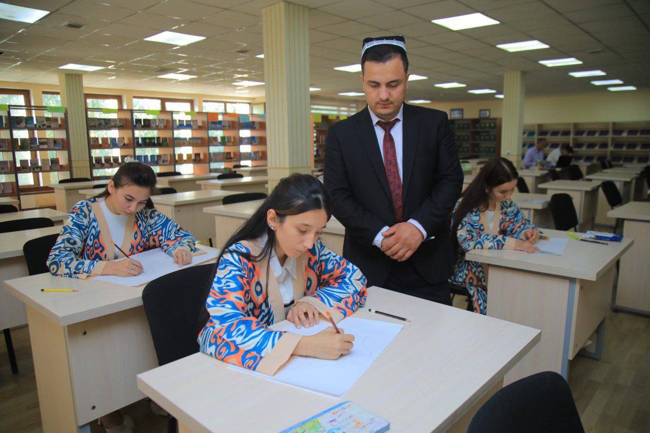 Namangan davlat pedagogika instituti talabalari o’rtasida “Milliy naqshlar dizayni” nomli rasmlar tanlovi o‘tkazildi.