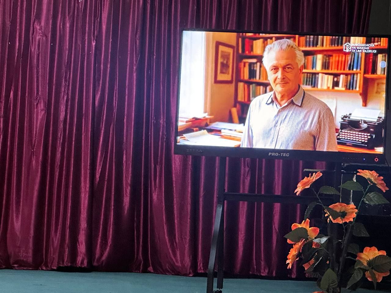 Namangan davlat pedagogika instituti akademik litseyida "Kelajak soati" darsi o'tkazildi