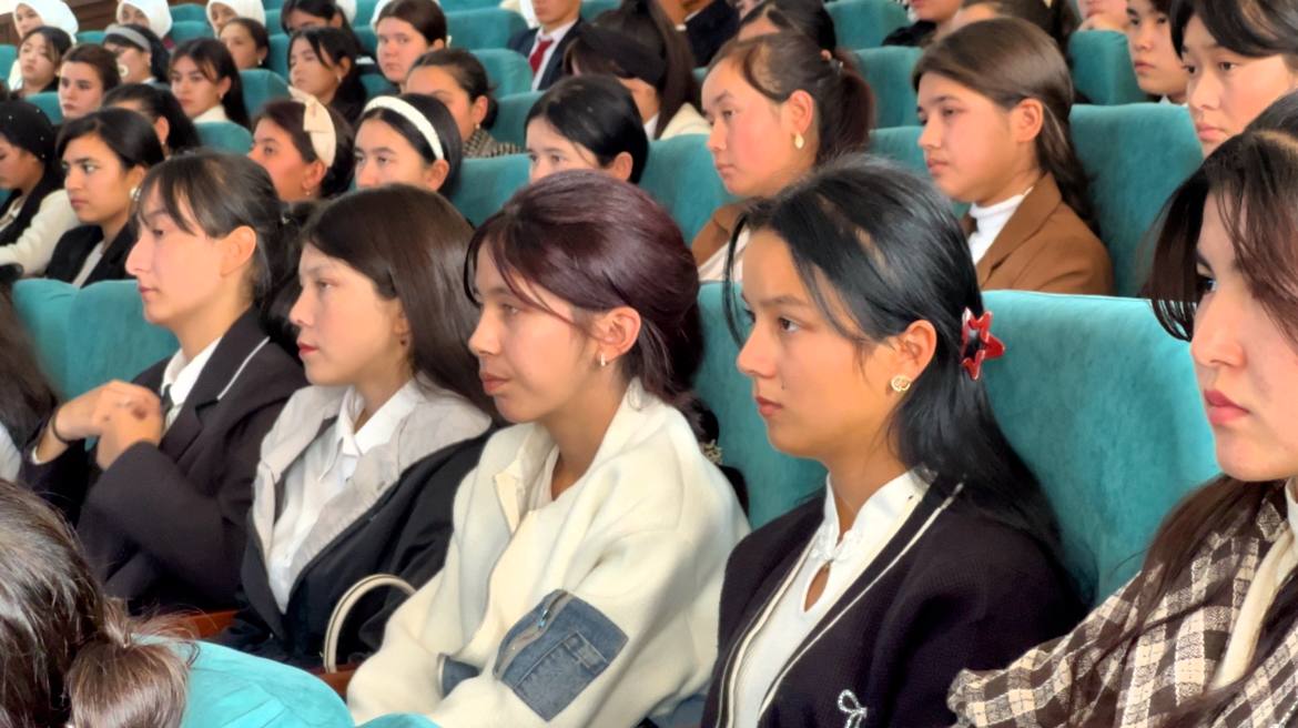 “Ma’rifat darslari” – Ona tilimizga ehtirom ruhi bilan