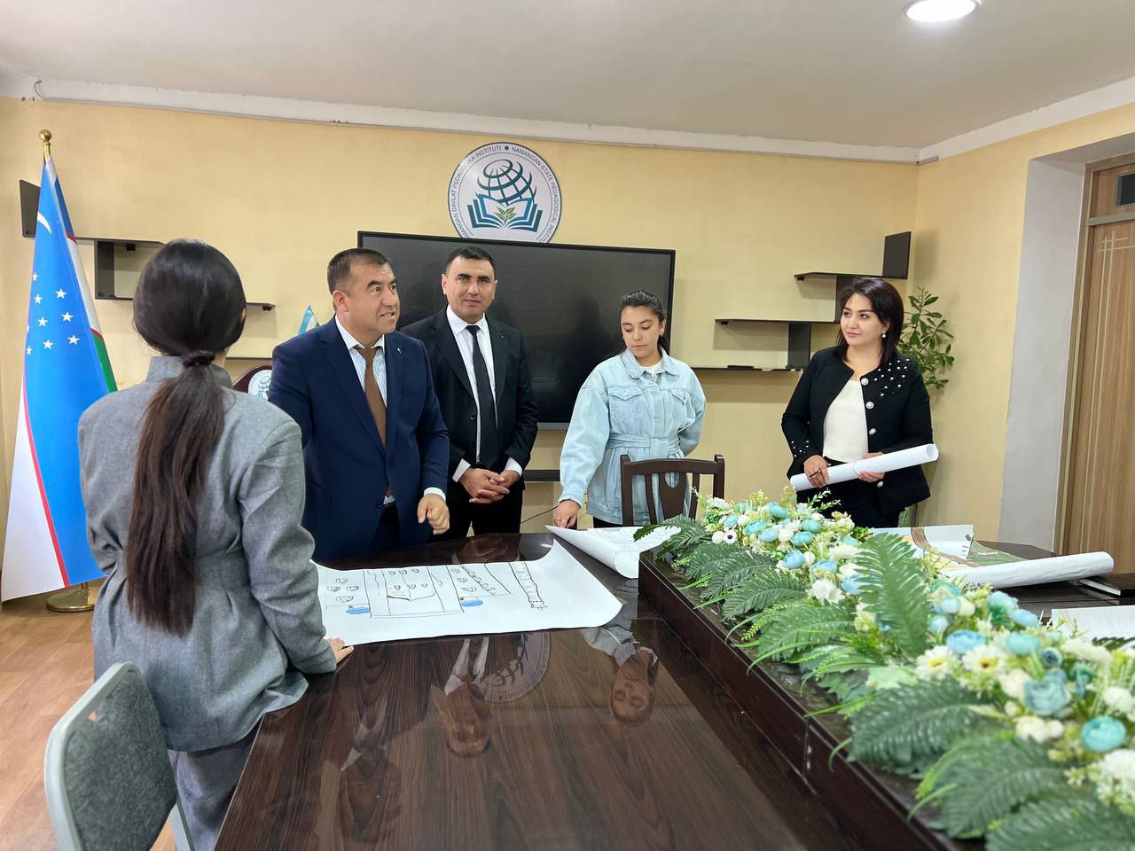 RANGLARDA IFODALANGAN TARIX