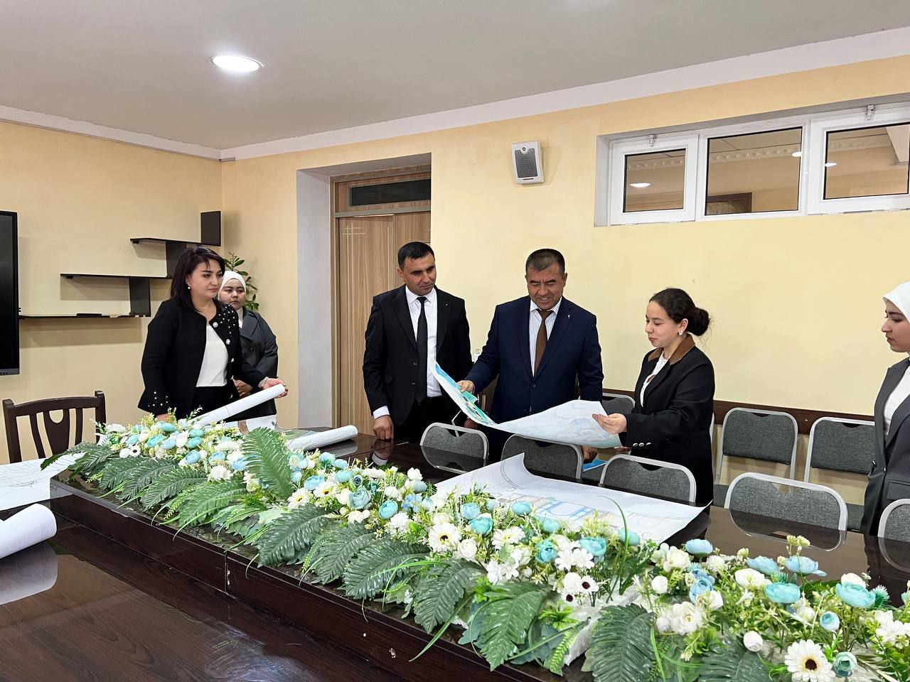 RANGLARDA IFODALANGAN TARIX