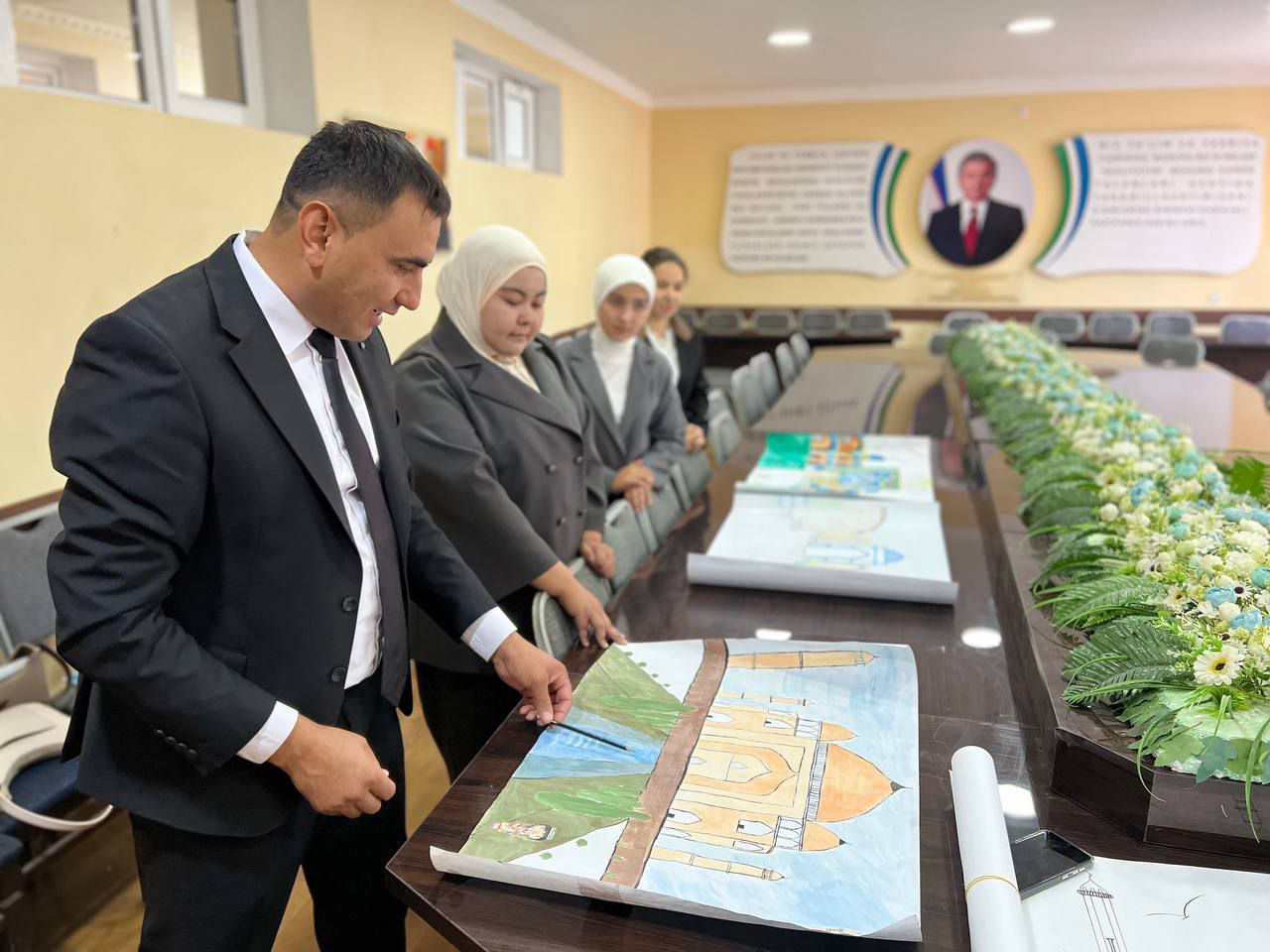 RANGLARDA IFODALANGAN TARIX