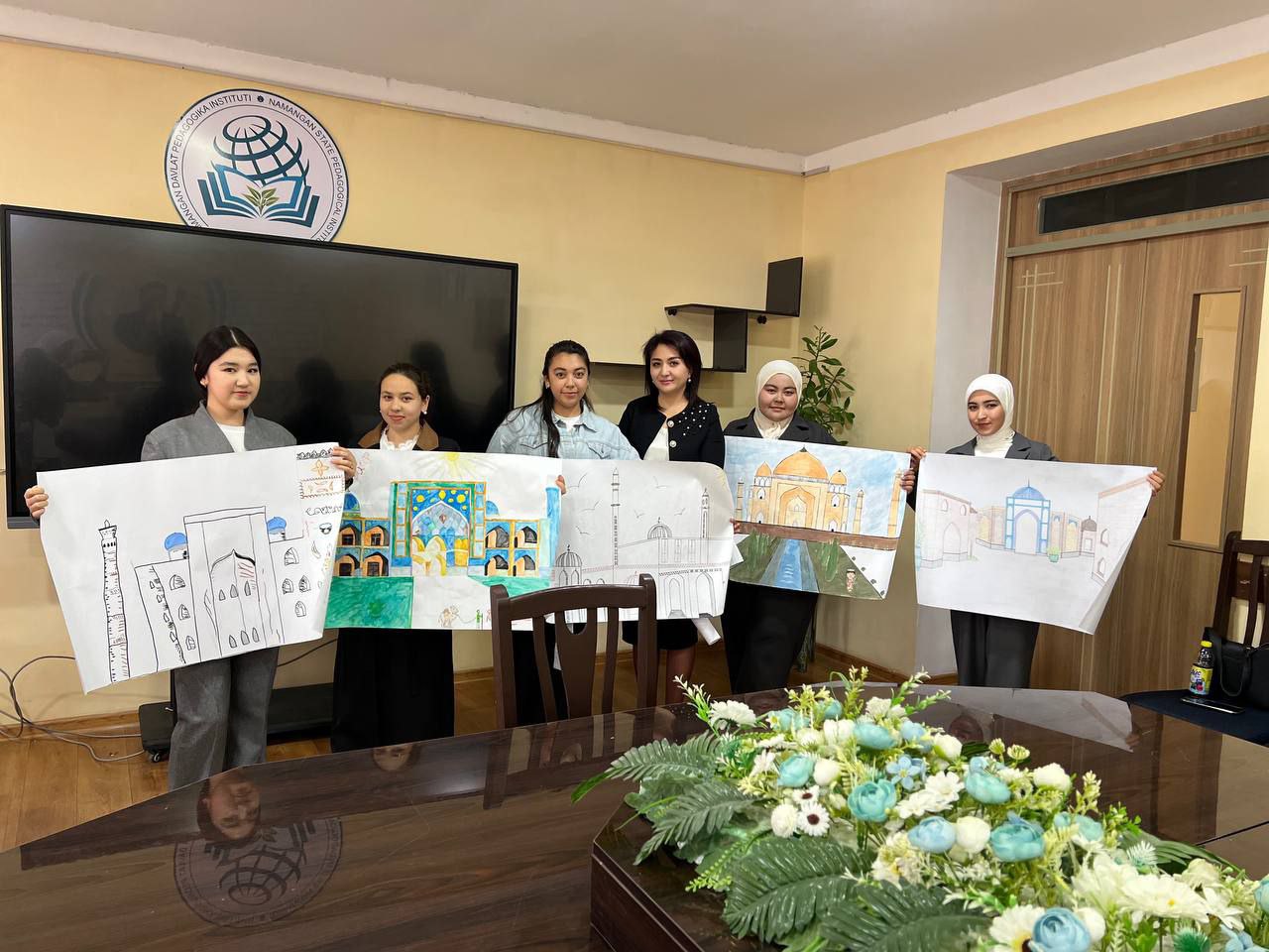 RANGLARDA IFODALANGAN TARIX