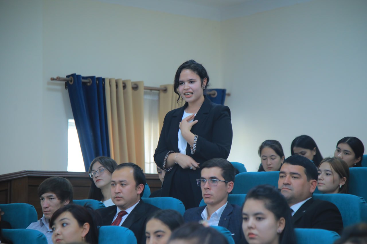 REKTOR VA YOSHLAR UCHRASHUVI