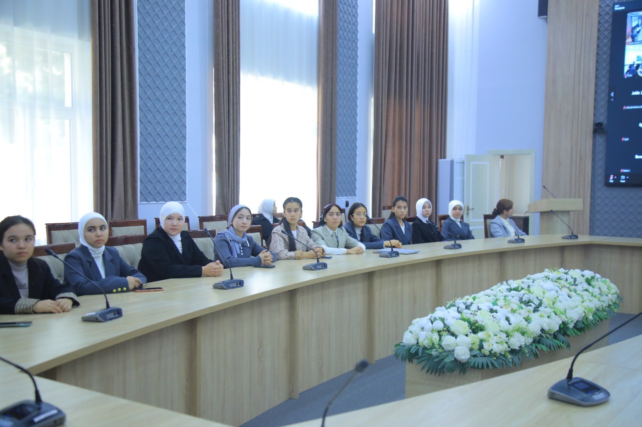 “Tarix va tarbiya” mavzusida ma’ruza o'tkazildi