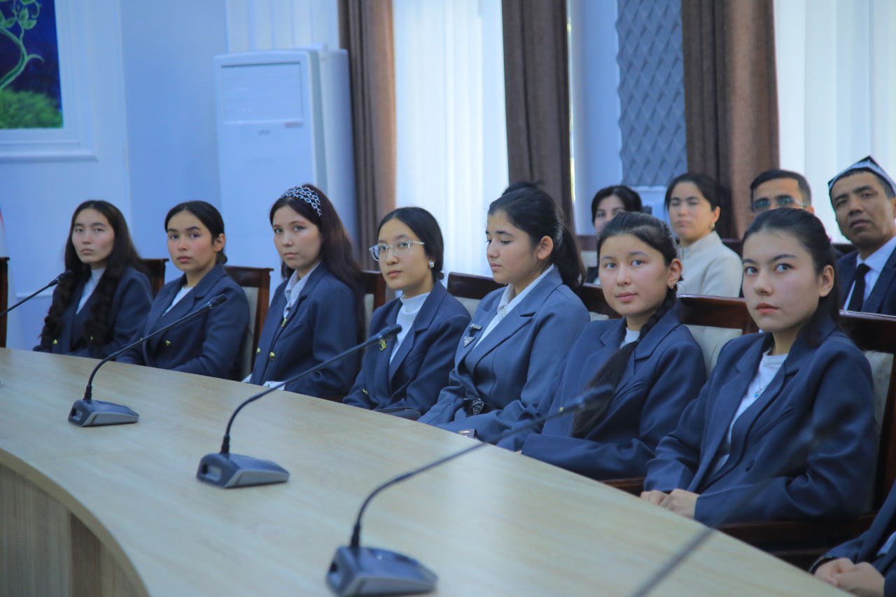 NamDPI rahbar va xodimlari hamda professor-oʻqituvchilari navbatdagi "Siyosiy-ma’rifat soati"da ishtirok etdi.