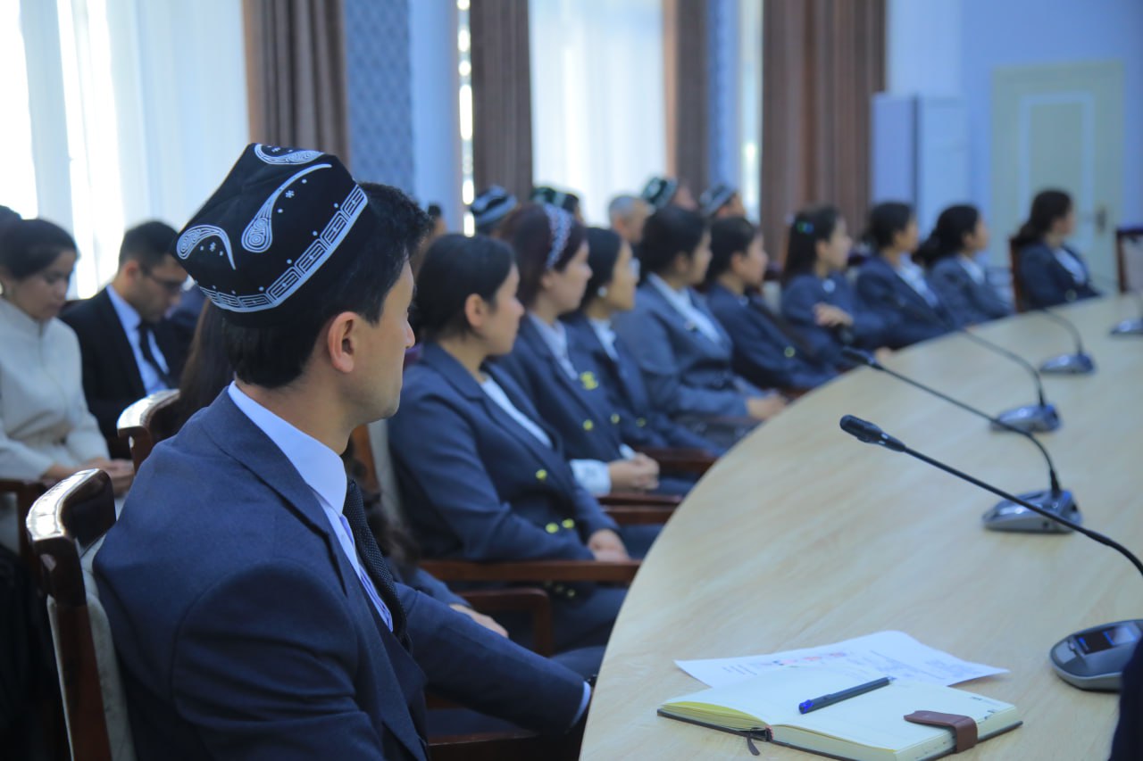 NamDPI rahbar va xodimlari hamda professor-oʻqituvchilari navbatdagi "Siyosiy-ma’rifat soati"da ishtirok etdi.