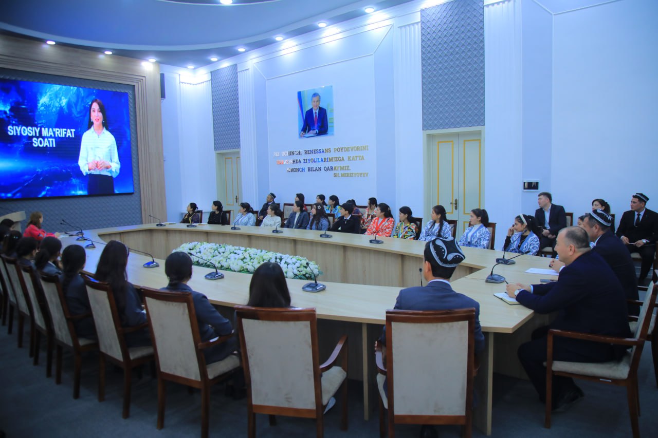 NamDPI rahbar va xodimlari hamda professor-oʻqituvchilari navbatdagi "Siyosiy-ma’rifat soati"da ishtirok etdi.