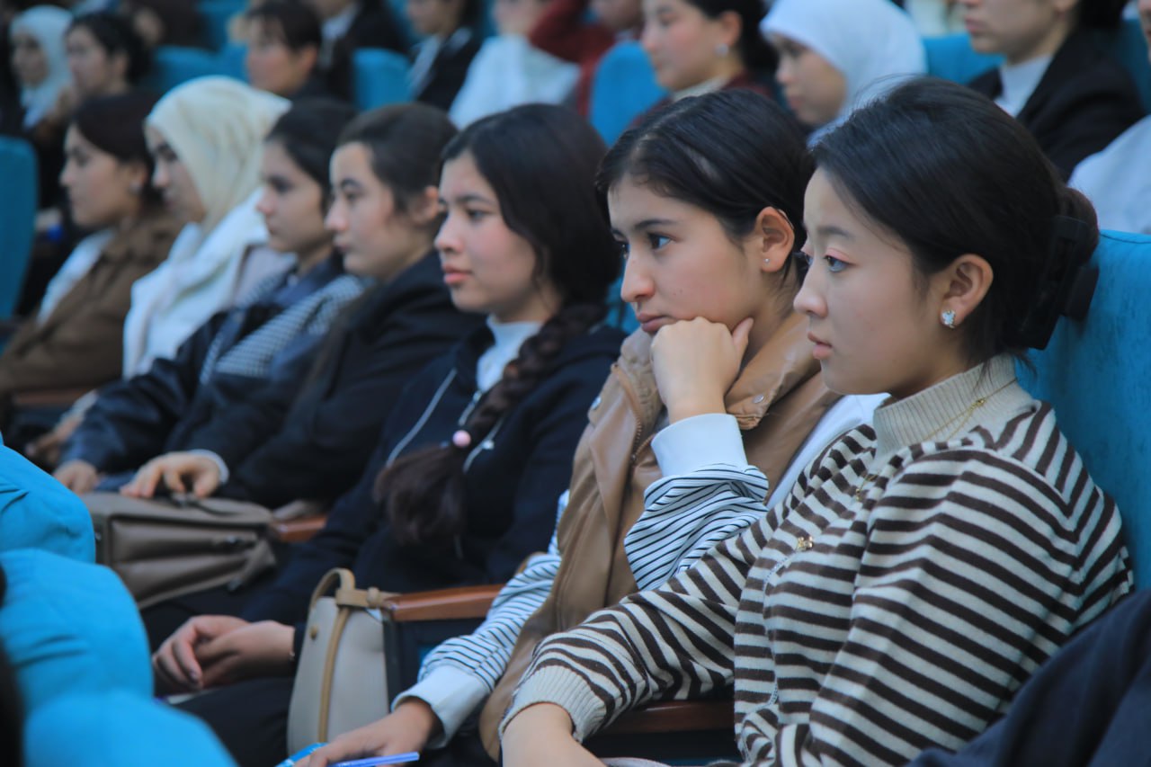 "KELAJAK SOATI" RUKNI OSTIDA "MA'RIFAT DARSI" O'TKAZILDI