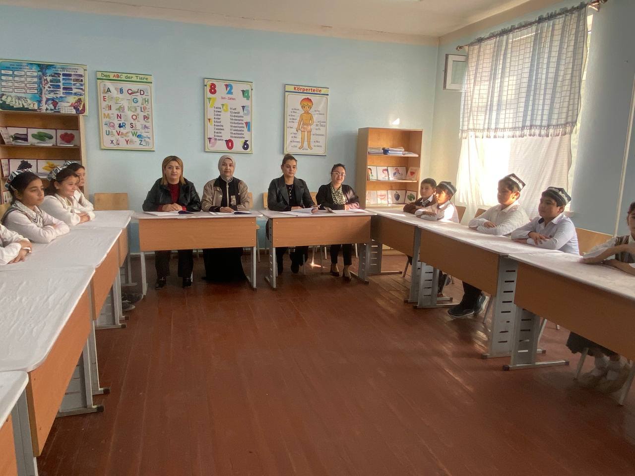 Filologiya kafedrasi o‘qituvchilari amaliyot jarayonini o‘rgandilar