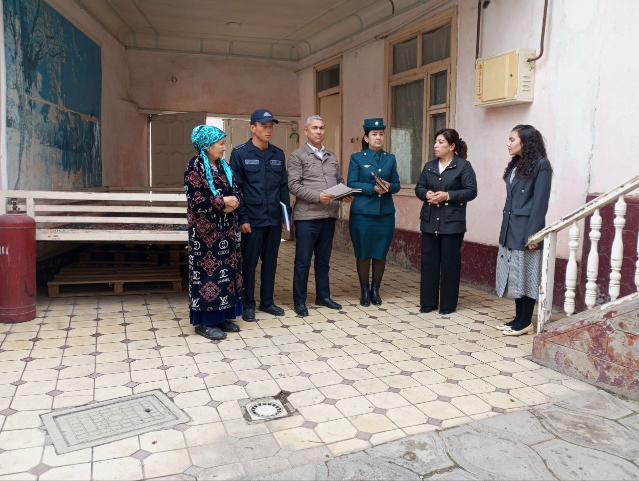 Namangan davlat pedagogika institutida Namangan viloyati Favqulodda vaziyatlar boshqarmasi hamkorligida yong‘in, chaqnash va is gazidan zaharlanishning oldini olish mavzulari yuzasidan profilaktik tadbir oʻtkazildi.