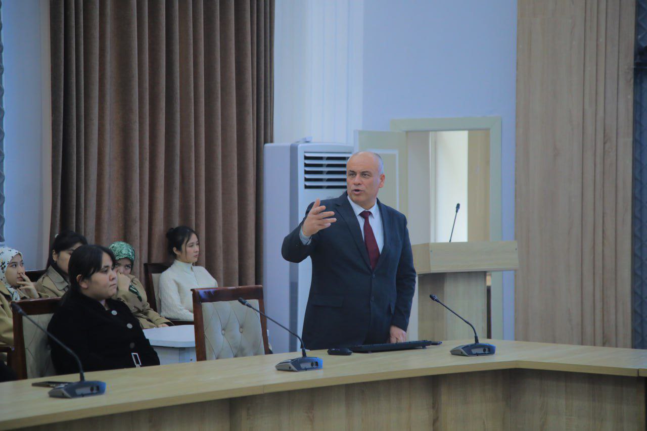 “Sun’iy intellekt va uning ta’limdagi imkoniyatlari” mavzusida o‘quv seminar tashkil etildi