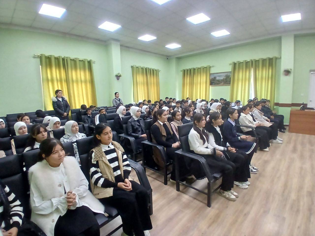 “Ma’rifat ulashib” – maktab ostonasida!