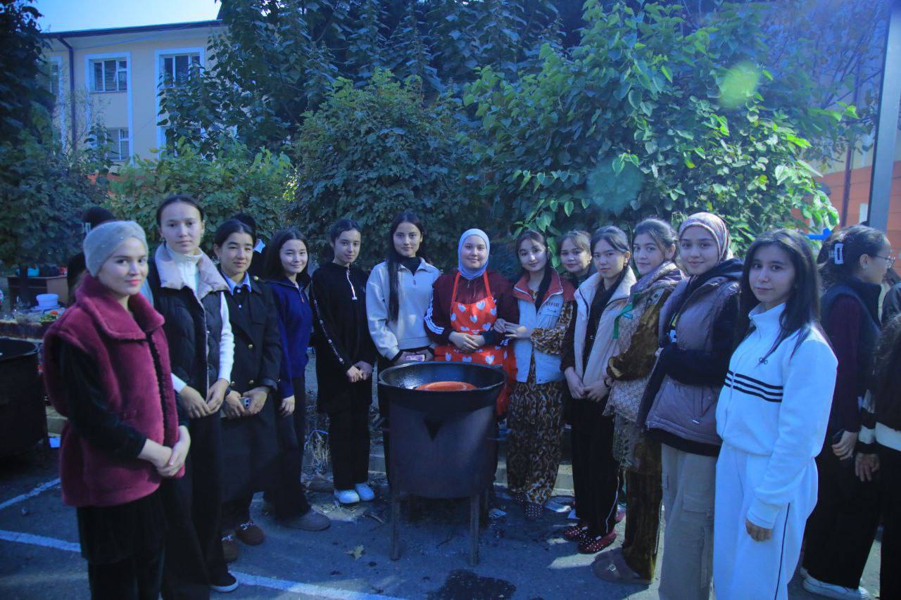 “Gulxan yorug‘ida boshlangan do‘stlik kechasi”