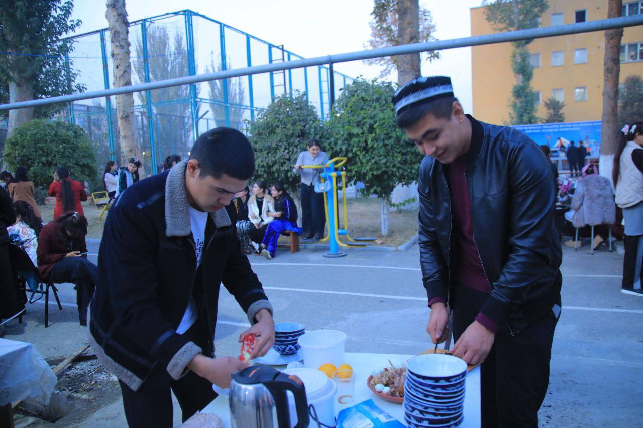 “Gulxan yorug‘ida boshlangan do‘stlik kechasi”