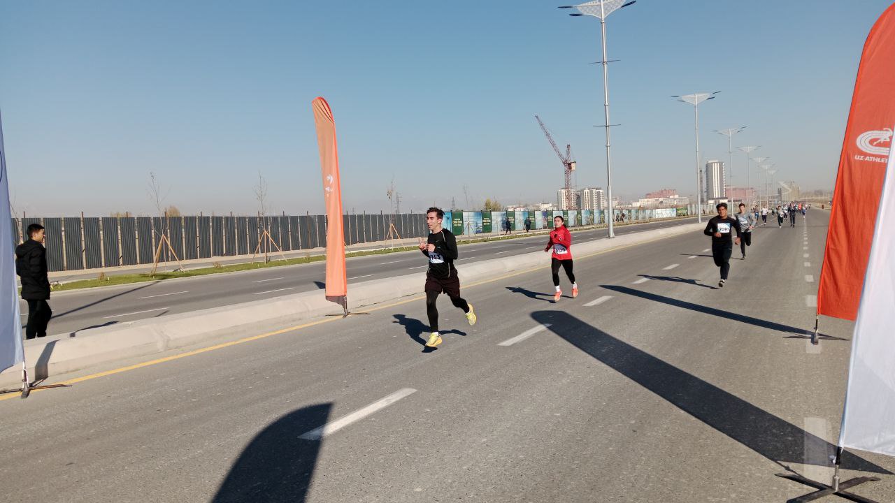 NamDPI tabalari “Talaba — yugur” musobaqasida g‘olib bo‘lishdi!