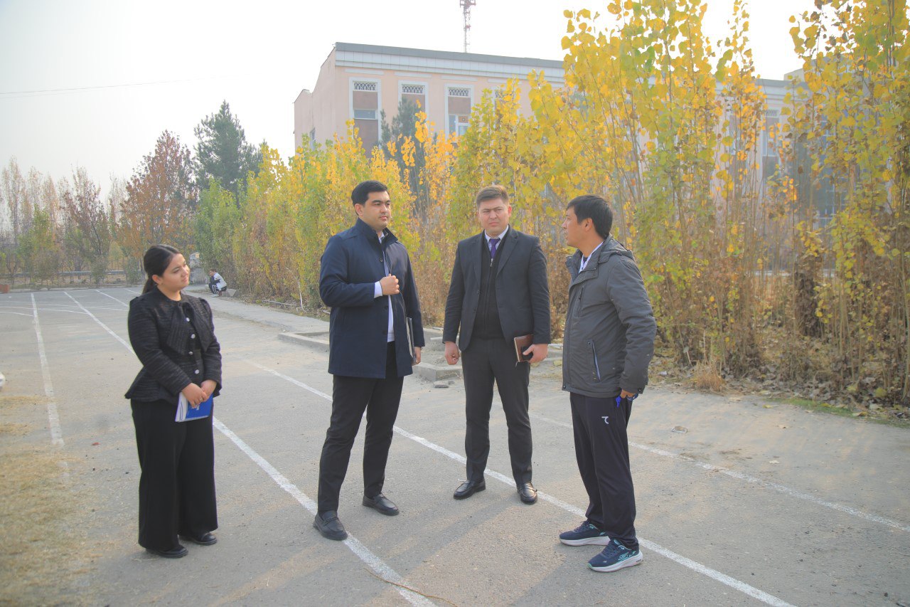 Ishchi guruh institut faoliyati bilan tanishdi: art gallery, ta’lim jarayonlari, sport majmualari va TTJ holati o‘rganildi