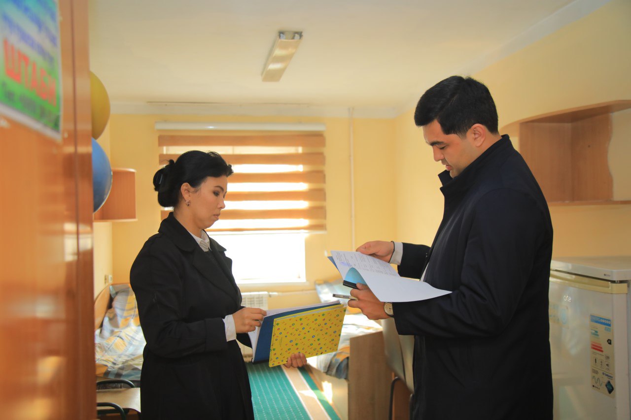 Ishchi guruh institut faoliyati bilan tanishdi: art gallery, ta’lim jarayonlari, sport majmualari va TTJ holati o‘rganildi