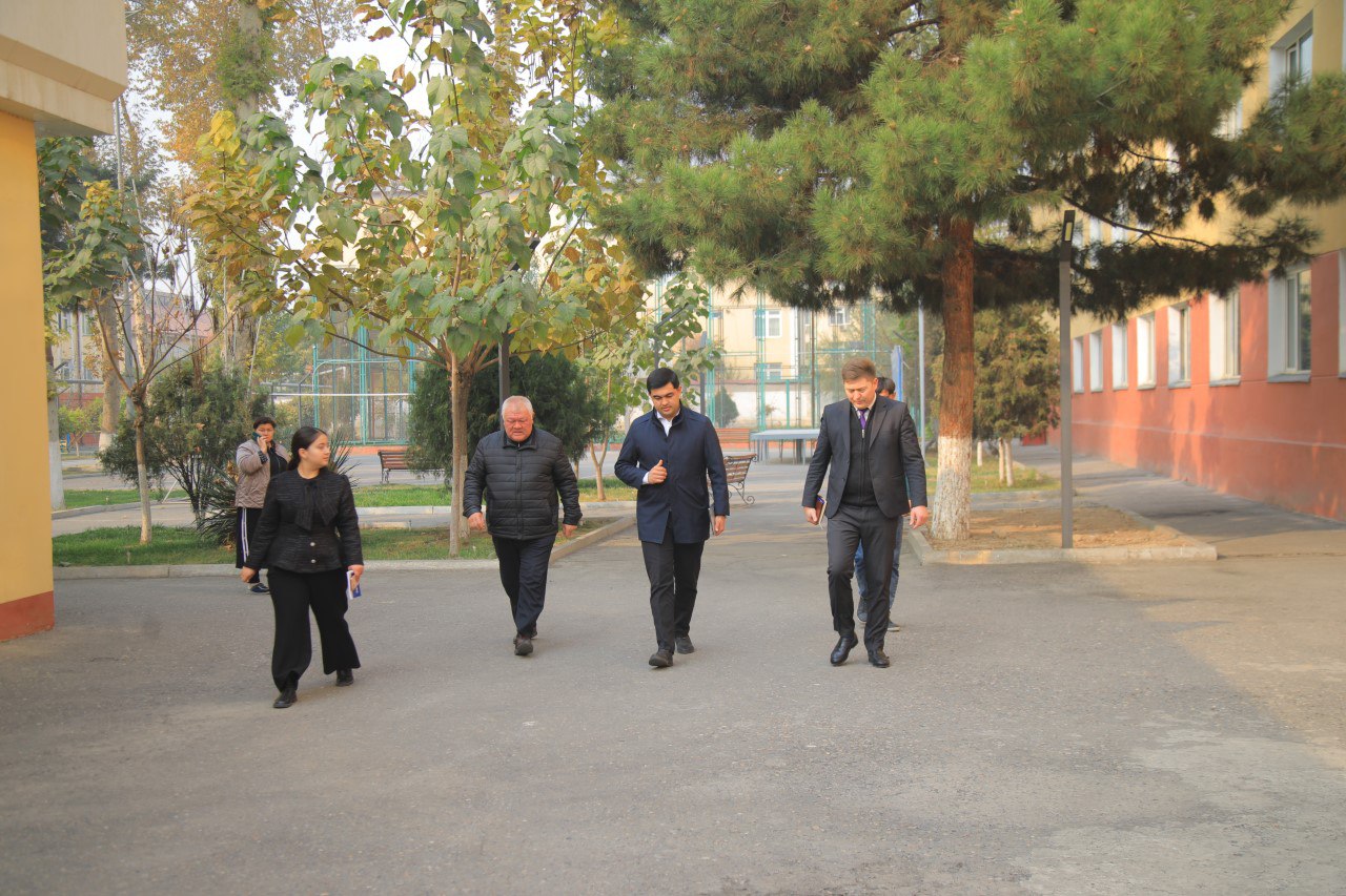 Ishchi guruh institut faoliyati bilan tanishdi: art gallery, ta’lim jarayonlari, sport majmualari va TTJ holati o‘rganildi