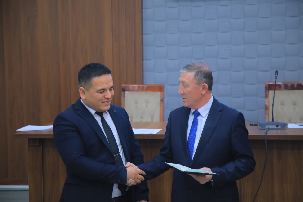 Ilmiy darajaga erishgan ustozlar taqdirlandi