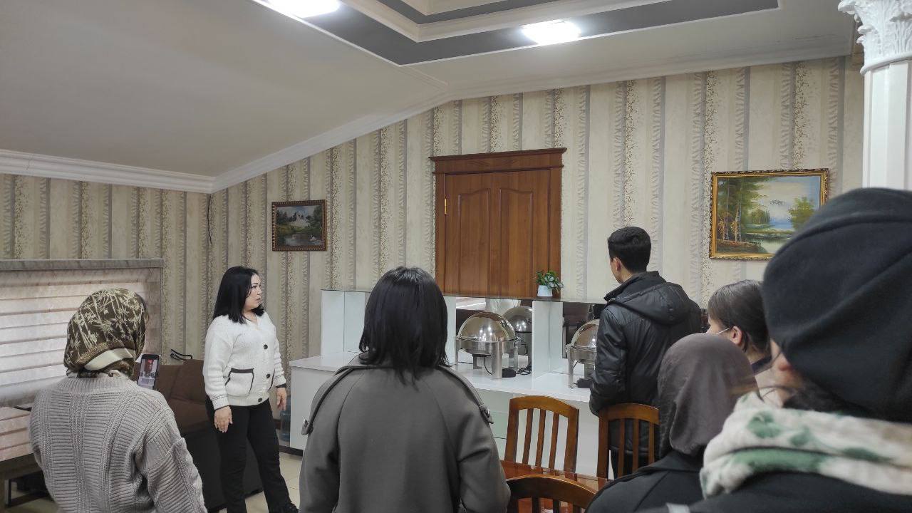 TALABALAR UCHUN AMALIYOTGA BOY DARS — MEHMONXONADA O‘TKAZILDI