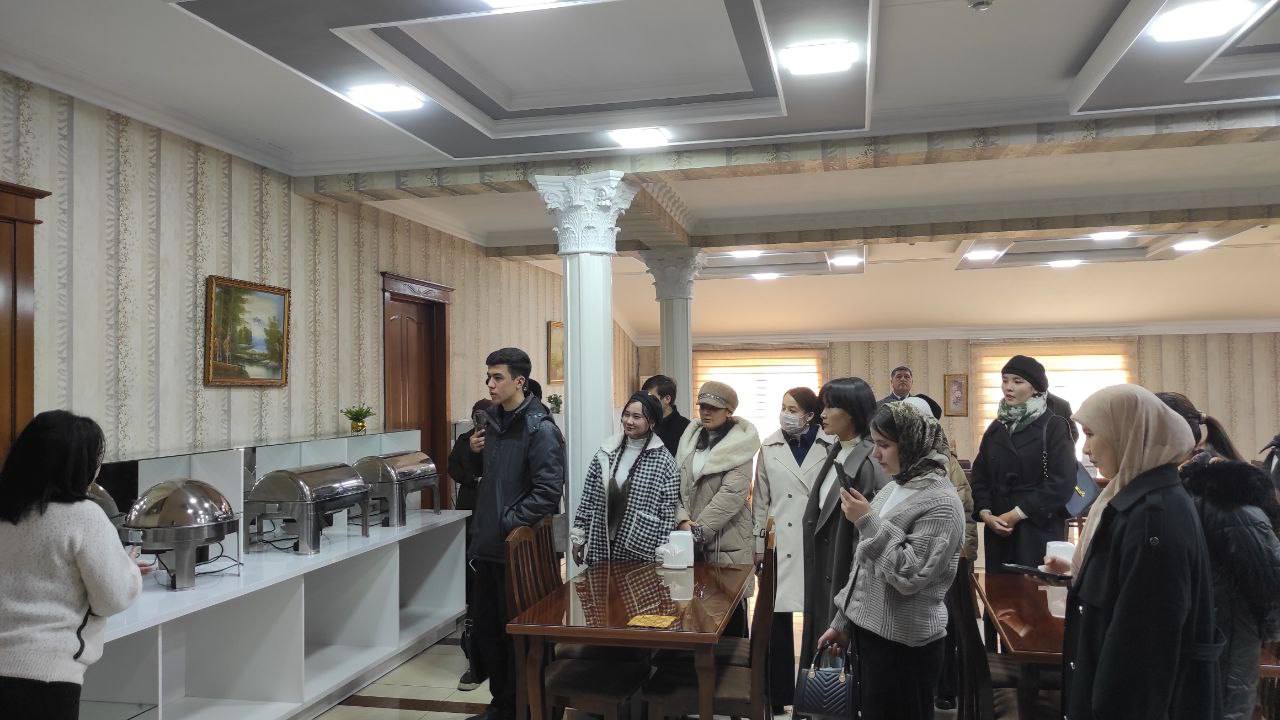 TALABALAR UCHUN AMALIYOTGA BOY DARS — MEHMONXONADA O‘TKAZILDI