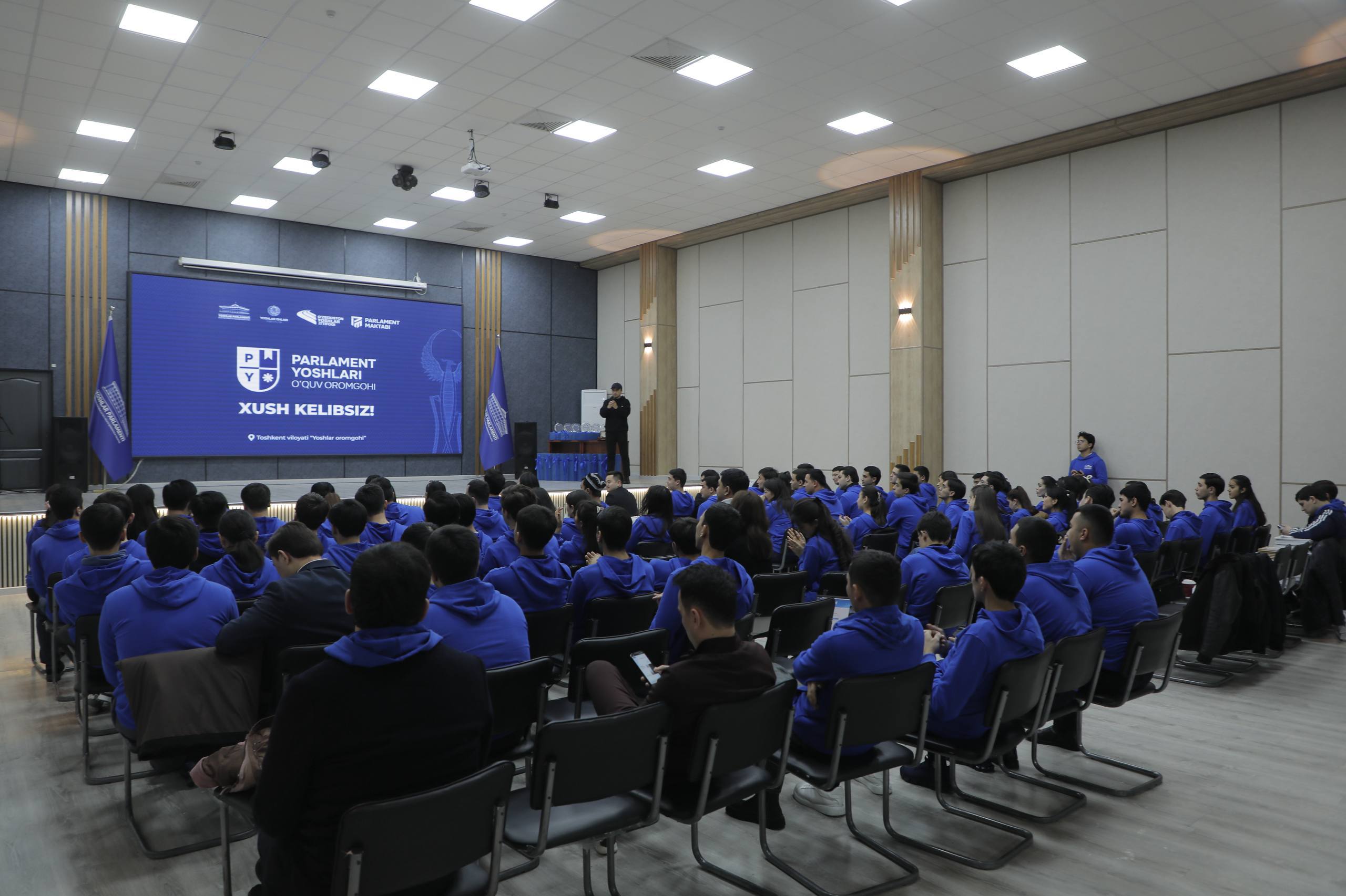 “Parlament maktabi” — yosh siyosatchilar uchun amaliy bilim va tajriba maydoni