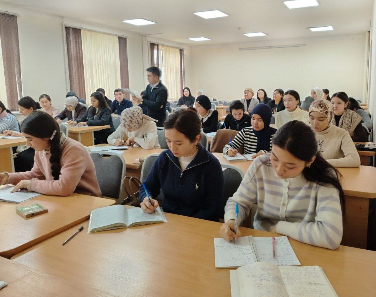 "Analitik geometriya" fanidan ma'ruza mashg'uloti tashkil etildi.