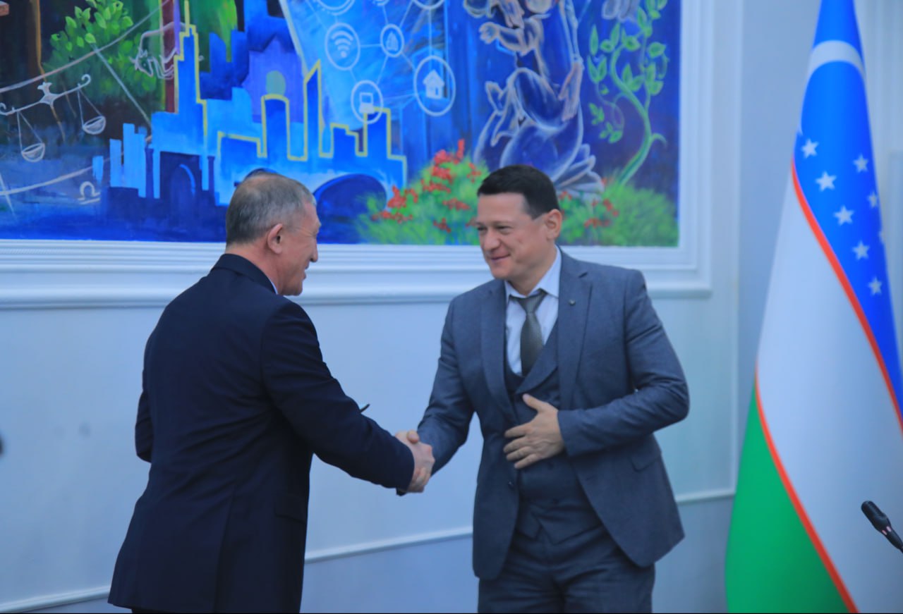 Namangan davlat pedagogika instituti o'qituvchi va talabalariga ilmiy daraja hamda tanlov natijalarini tasdiqlovchi diplomlar topshirildi...