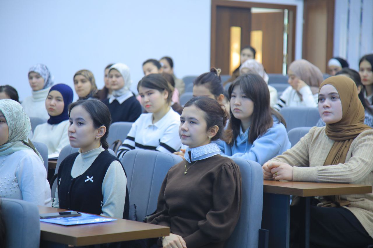 Ijtimoiy fanlar fakulteti tyutorlari tashabbusi bilan “ Yoshlar orasida jinoyatchilik va huquqbuzarlikni oldini olish” mavzusida davra suhbati o’tkazildi.