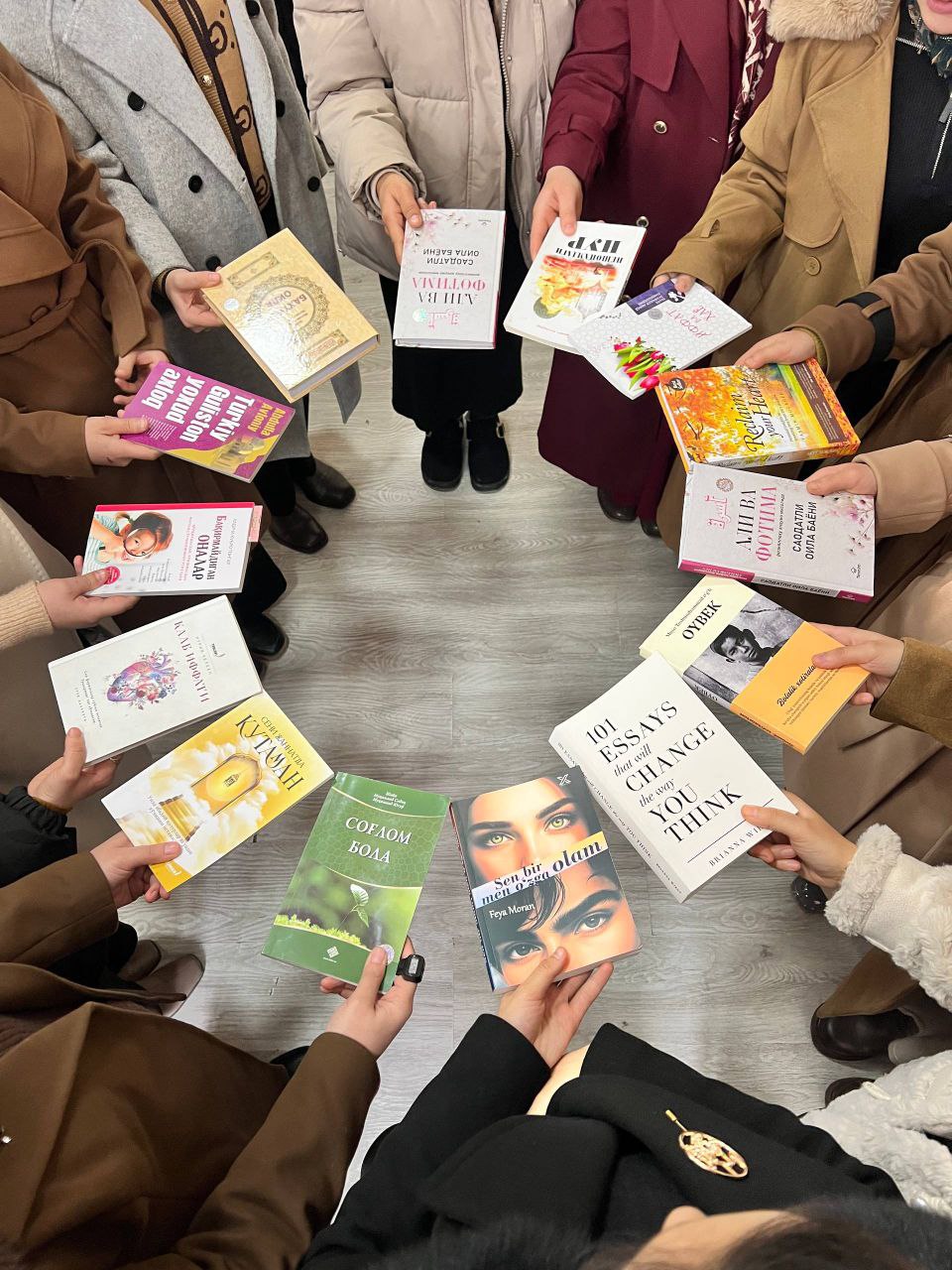 ILM SARI YO'L KITOB BILAN BOSHLANADI