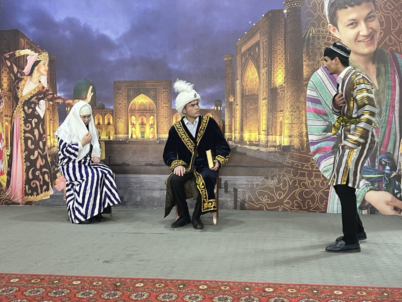 Namangan davlat pedagogika instituti Ijtimoiy fanlar fakulteti Milliy gʻoya, ma'naviyat asoslari va huquq ta'limi yoʻnalishi talabalari va tyutorlar hamkorligida "Shoh va shoir bobomiz" mavzusida ma'naviy-ma'rifiy kecha tashkil etildi.