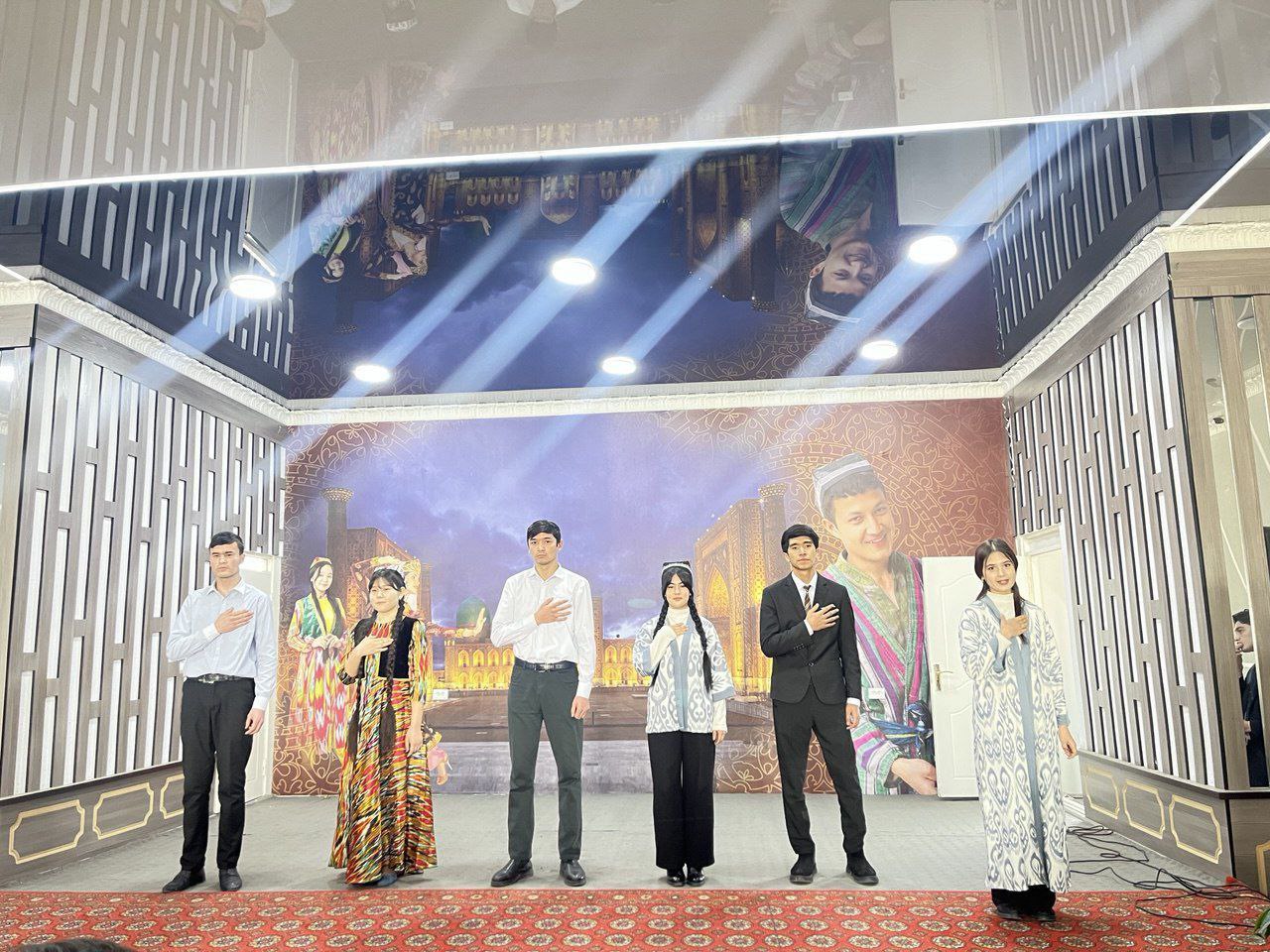 Namangan davlat pedagogika instituti Ijtimoiy fanlar fakulteti Milliy gʻoya, ma'naviyat asoslari va huquq ta'limi yoʻnalishi talabalari va tyutorlar hamkorligida "Shoh va shoir bobomiz" mavzusida ma'naviy-ma'rifiy kecha tashkil etildi.