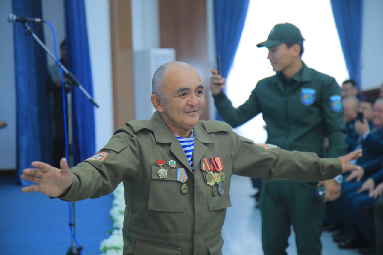 QIZG‘IN DAVOM ETAYOTGAN TADBIRDA SAMIMIY TABRIKLAR YANGRADI