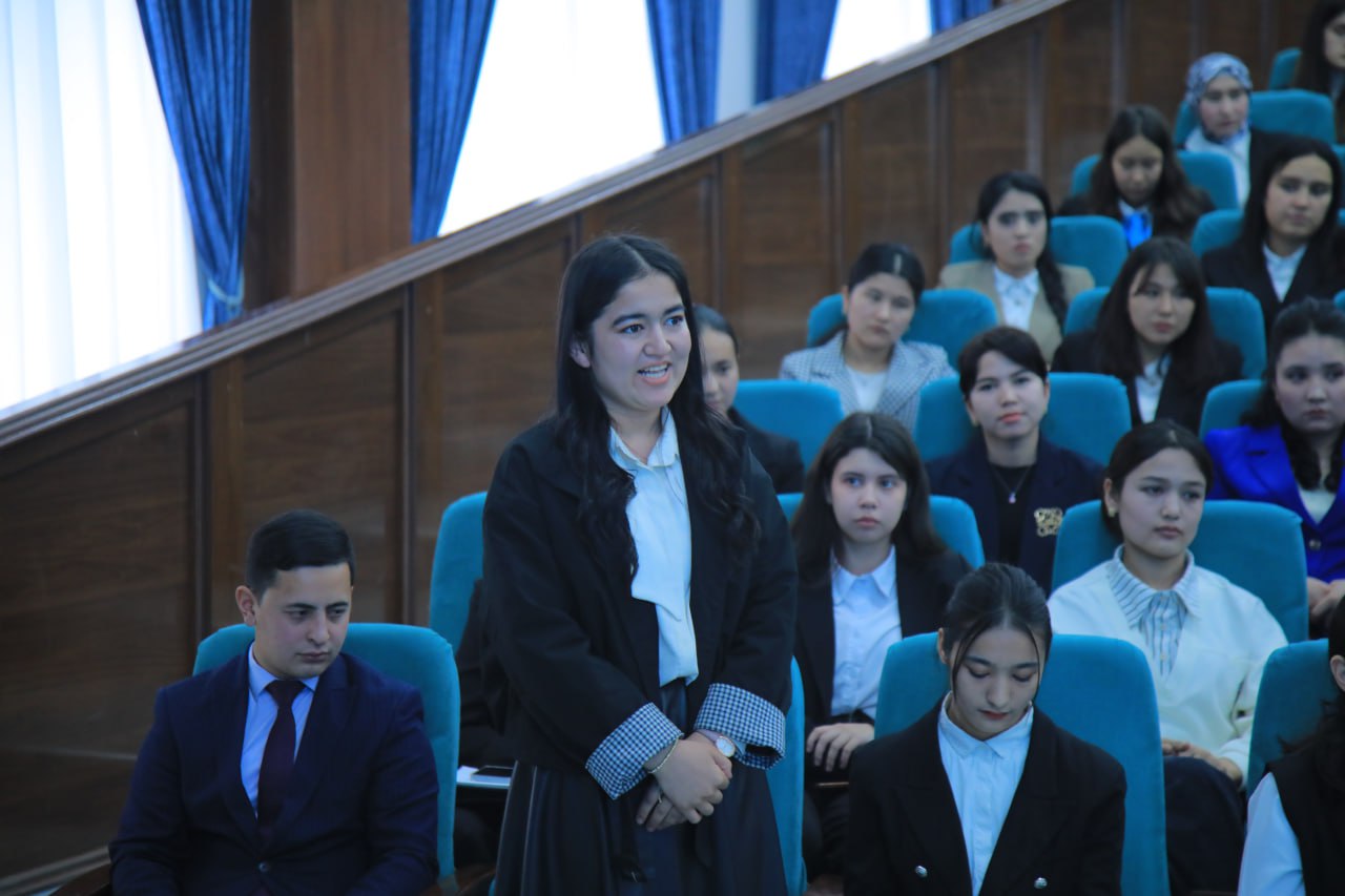 YOSHLAR KUNI DOIRASIDA REKTOR VA YOSHLAR UCHRASHUVI O‘TKAZILDI