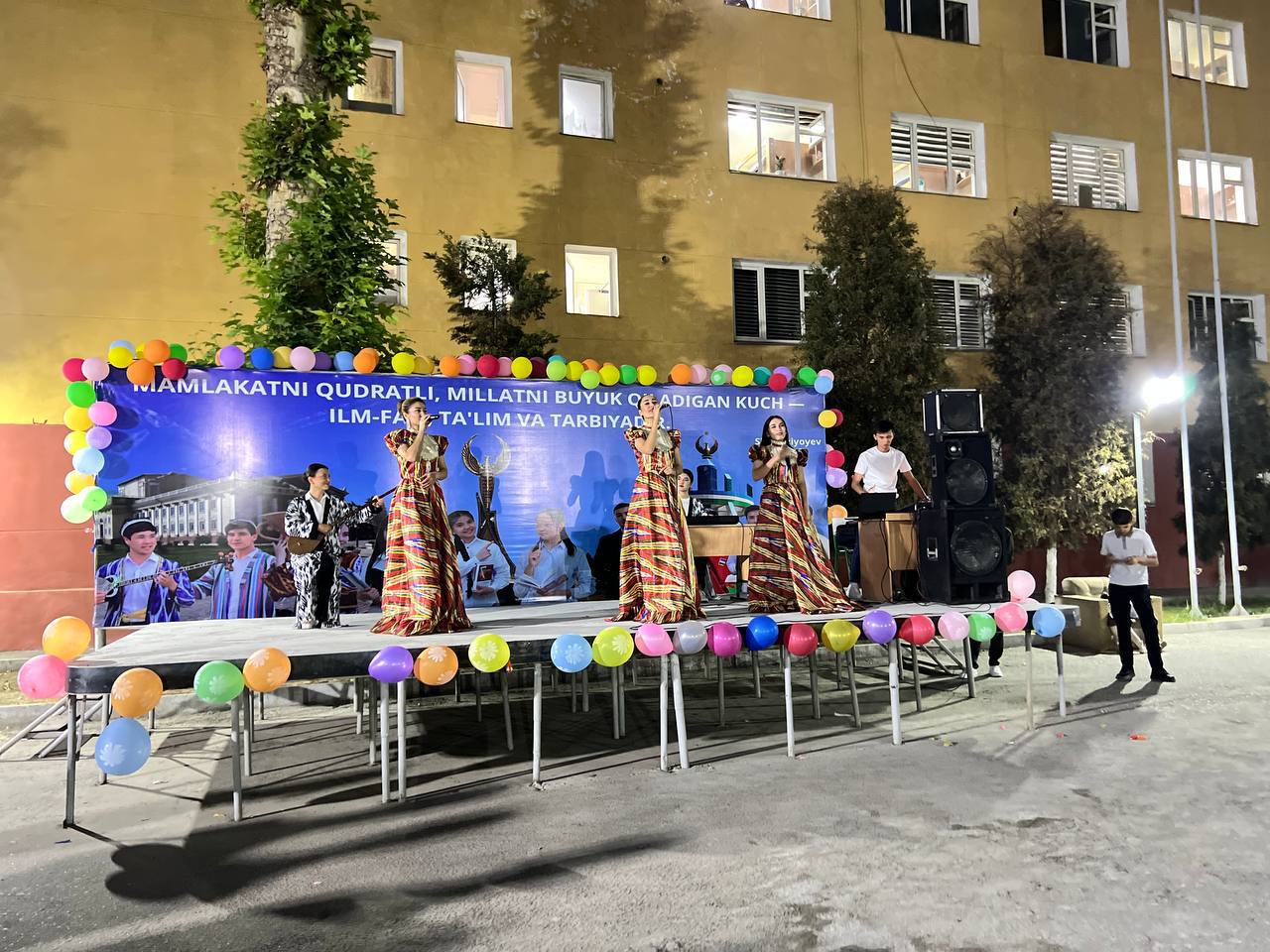 Talabalar turar joyida bayramona shukuh