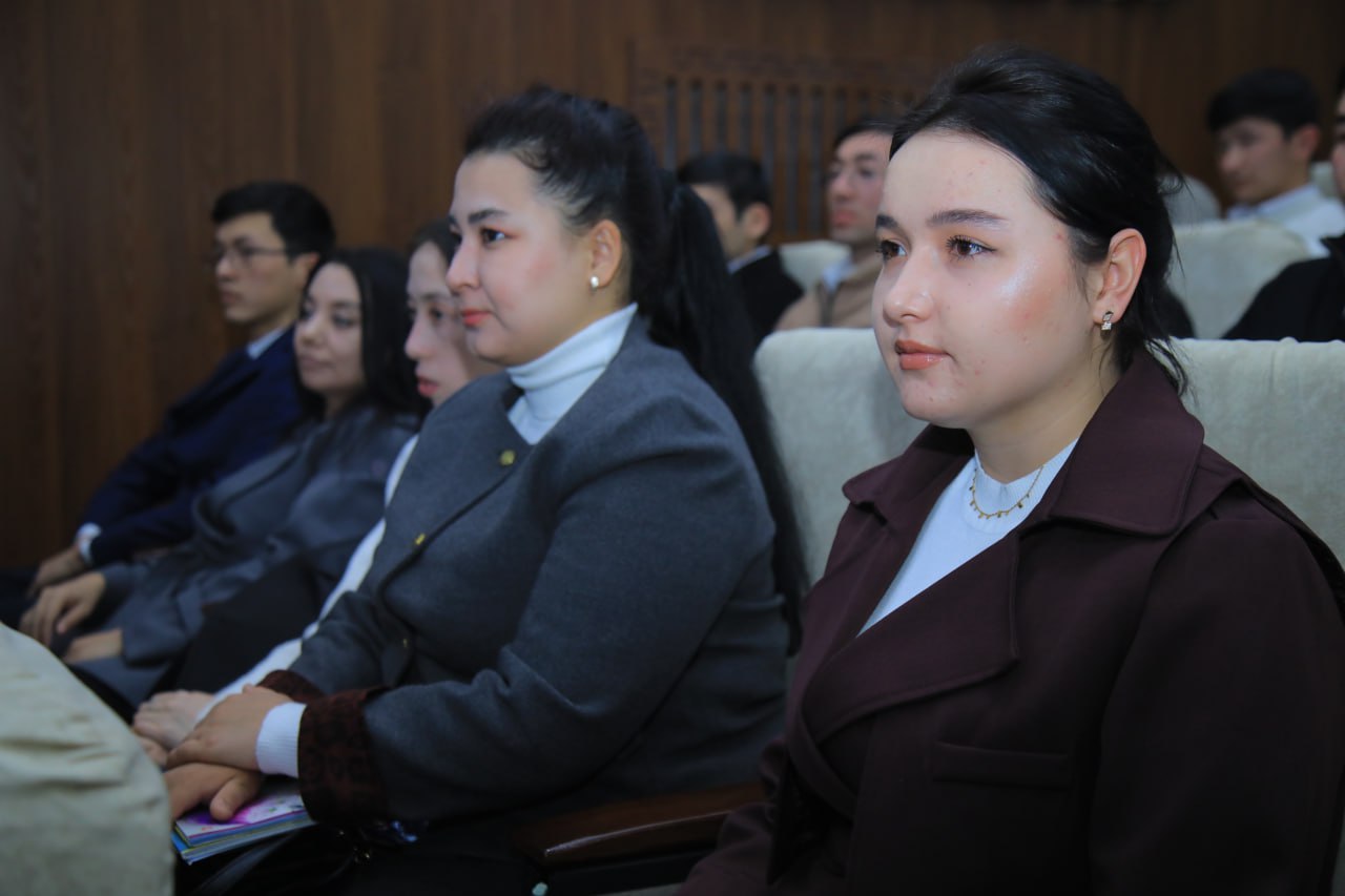 Rektor va bitiruvchi yoshlar uchrashuvi bo‘lib o‘tdi