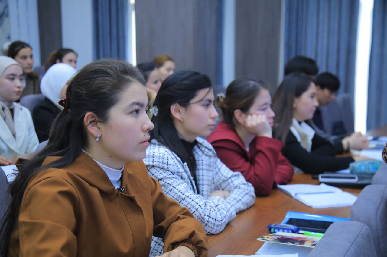 “Inson qadri va huquqlarining ustuvorligi — taraqqiyot poydevori” mavzularida ma’rifiy uchrashuv o‘tkazildi.