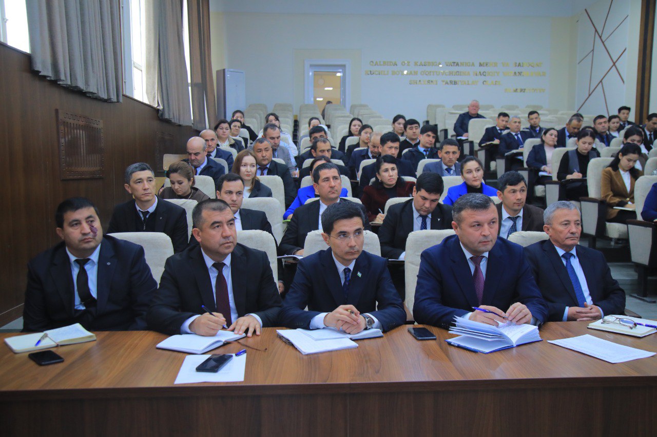 "Yoshlar masalalari va ma'naviy-ma'rifiy ishlarga mas'ul xodimlar bilan uchrashuv' tashkil etildi.