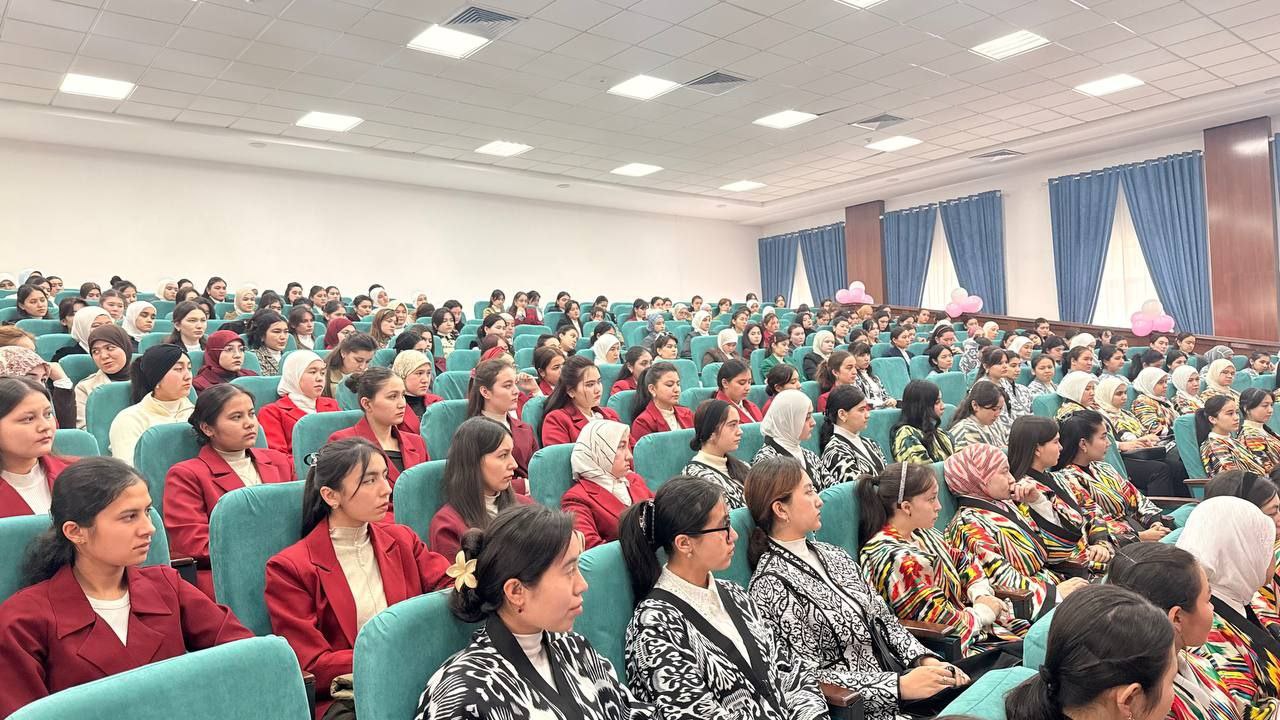 “Yoshlar o’rtasida erta nikoh va oilaviy ajrimlarni oldini olish“ mavzusida davra suhbati o’tkazildi.