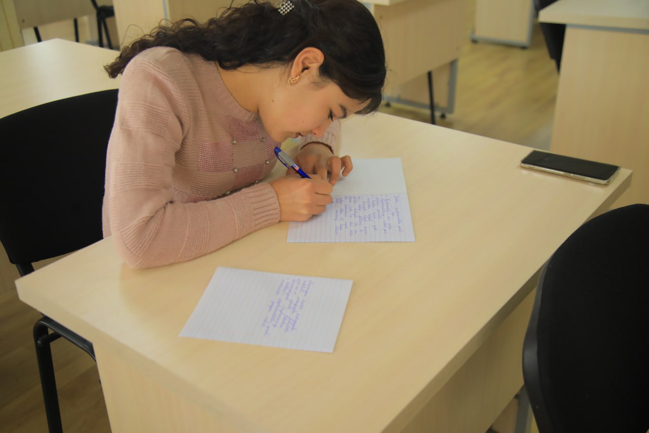 “Yoshlar – giyohvandlikka qarshi” mavzusida  “Eng yaxshi insholar” tanlovi o'takazildi.