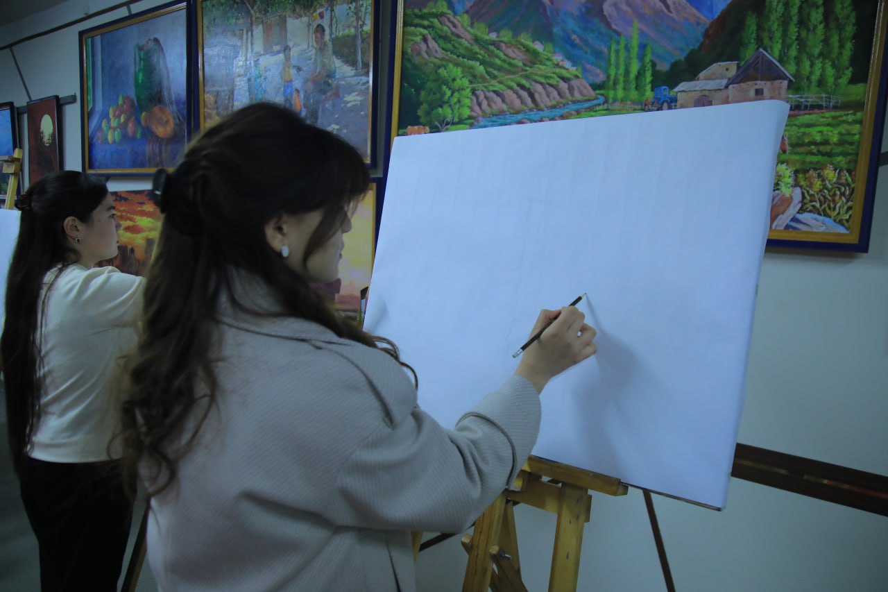 “Yoshlar – giyohvandlikka qarshi” mavzusida  “Eng yaxshi rasmlar” tanlovi o'takazildi