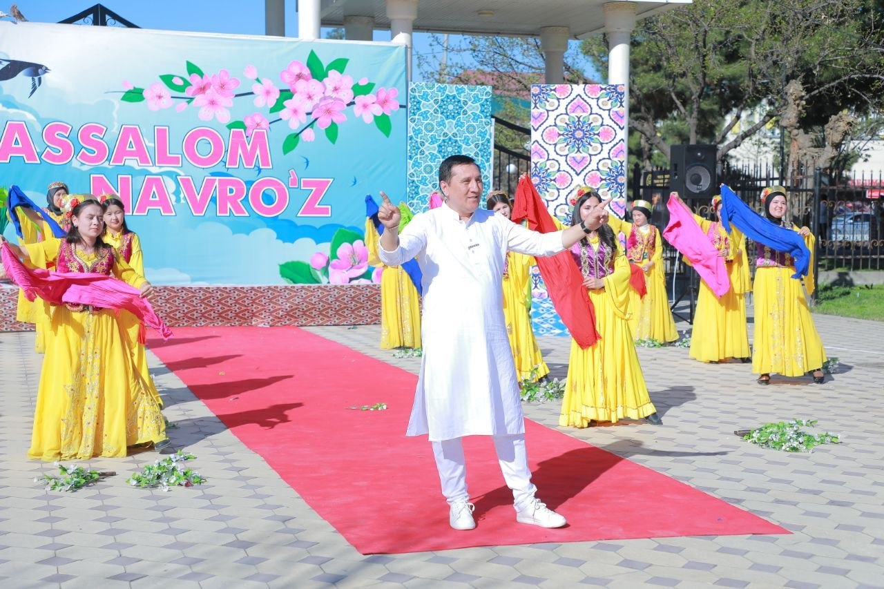 Namangan davlat pedagogika institutida "Navroʻzni ulugʻlash insonni ulugʻlashdir!" shiori ostida  Navroʻz sayli ko‘tarinki kayfiyatda tashkil etildi