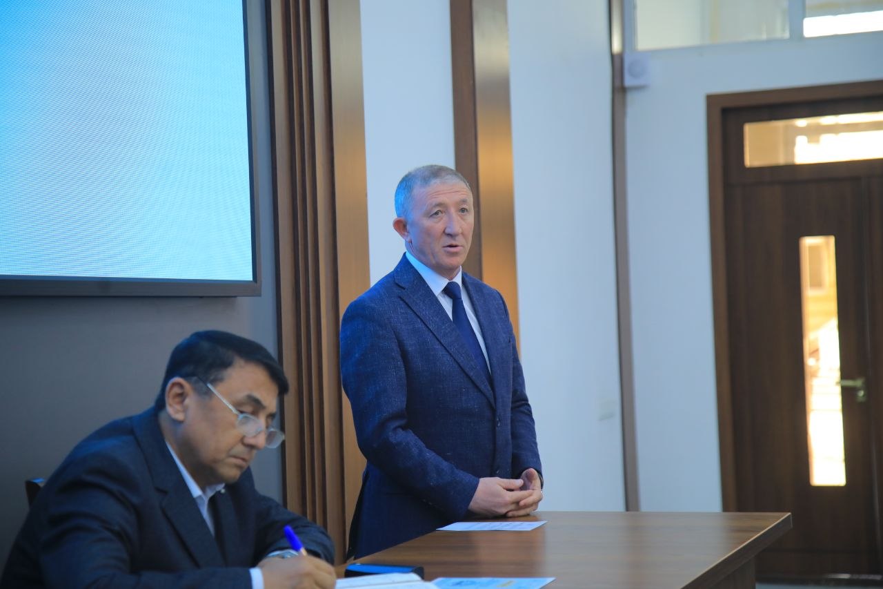 “Bugungi bitiruvchi – ertangi jamiyat yetakchisi!” mavzusida ochiq muloqot tashkil etildi.